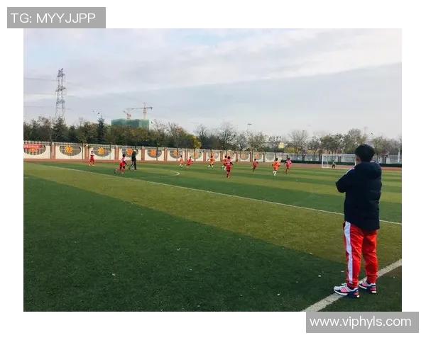 重庆足球队足球意识创新高引领全国新风潮助力球队崛起